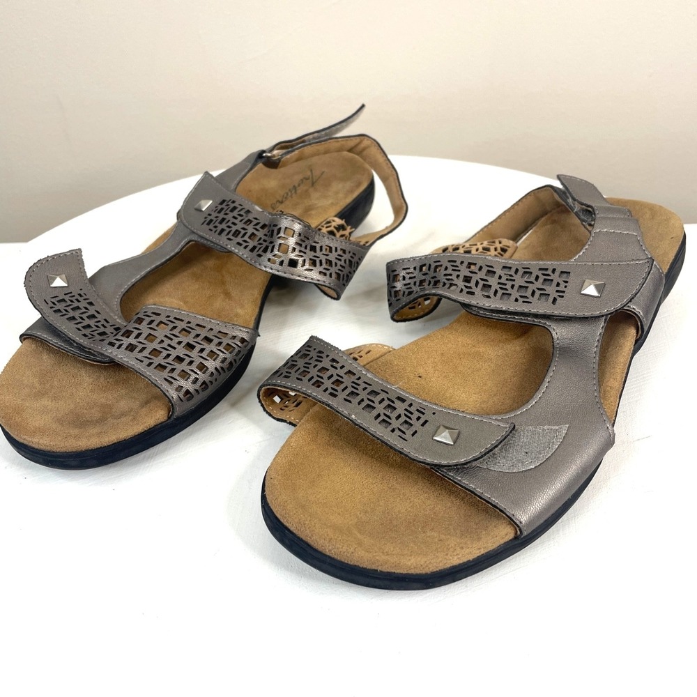 Trotters Comfort Sandals Womens 10.5 Wide Pewter Adjustable Cut Out Low Wedge
